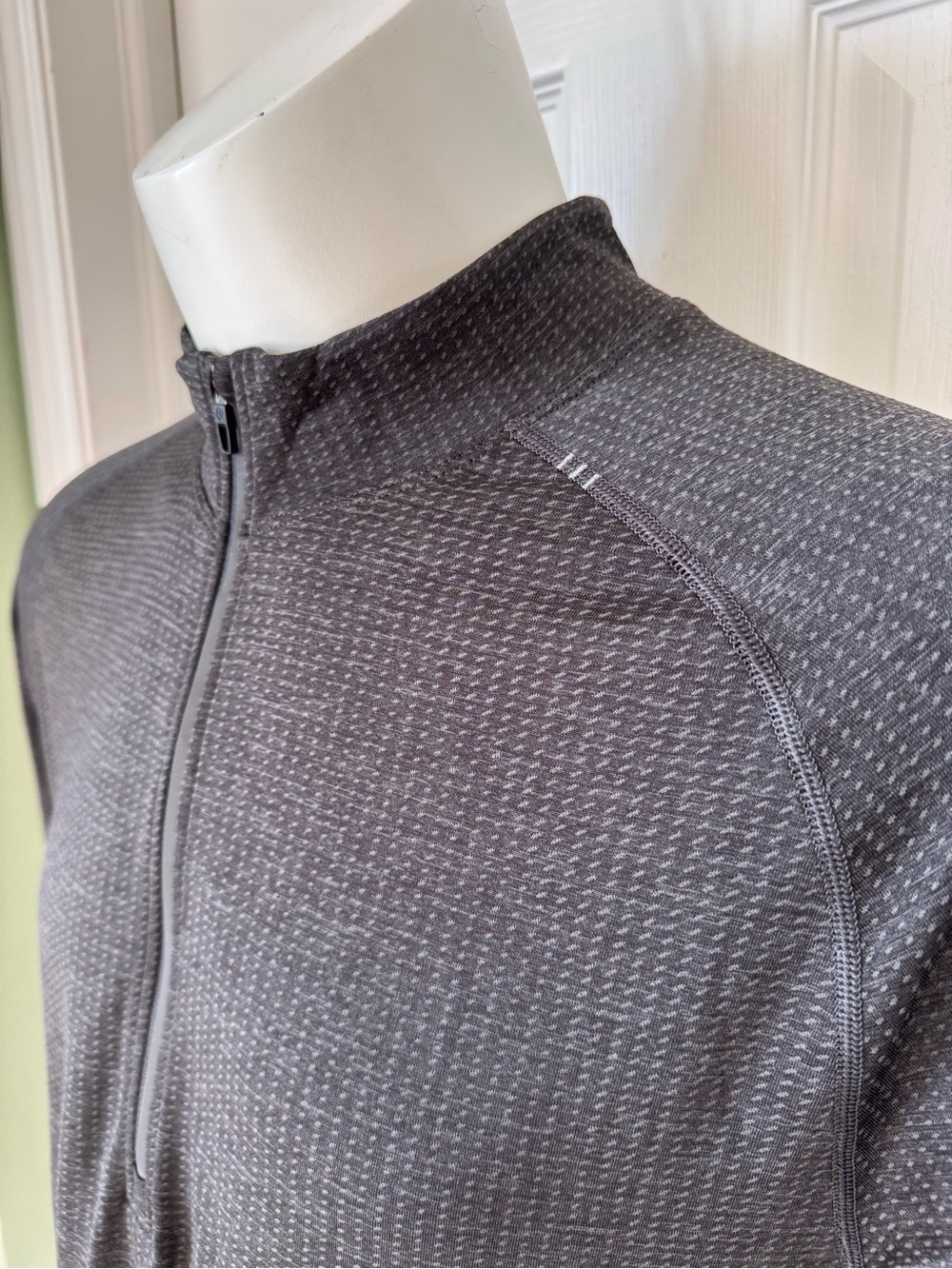 NWT Mens Lululemon Metal Vent Tech Half Zip Size XL Slim Fit NEW